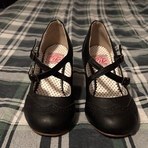 Stylish Black Heels with Buckle Detail